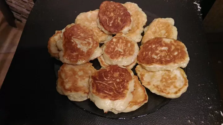 Яблочные оладьи фото рецепта