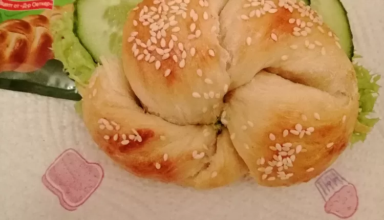 Бейгл с лососем и рукколой
