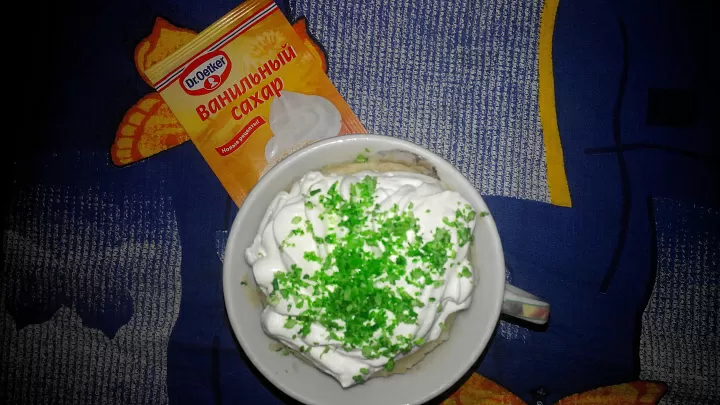 Кокосовый кекс в кружке фото