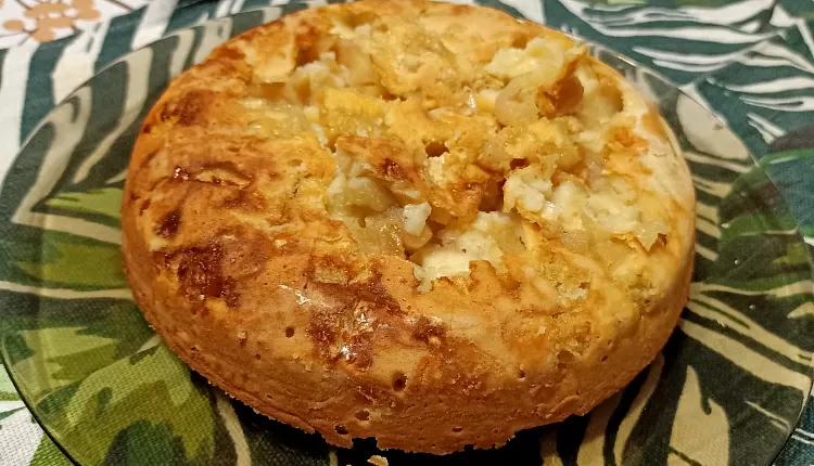 Классическая шарлотка с яблоками