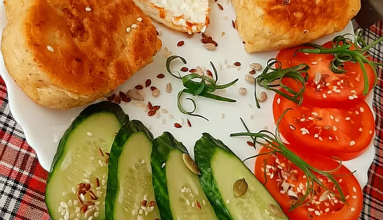 Сырные оладушки с зеленью