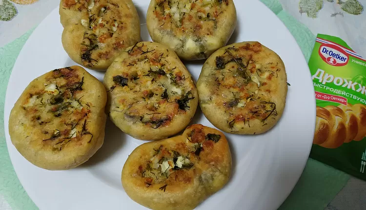 Рулетики с сыром и зеленью