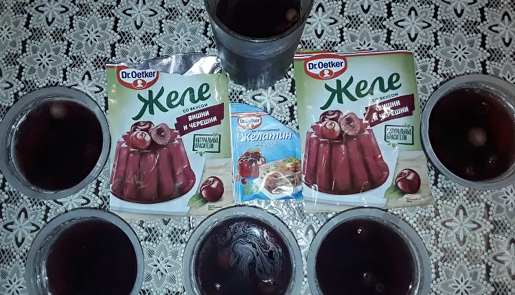 Желе со вкусом лесных ягод