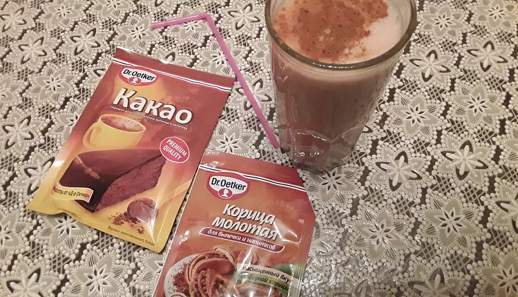 Кофе гляссе с молочно-ванильной пенкой и корицей 