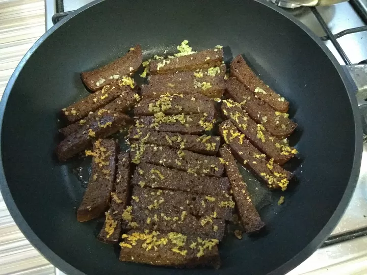 Чесночные гренки фото