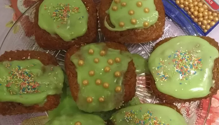 Морковные маффины с глазурью
