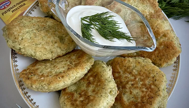 Сырные оладушки с зеленью