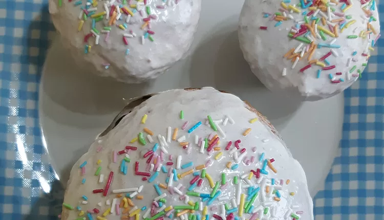 Кулич с лимонной глазурью