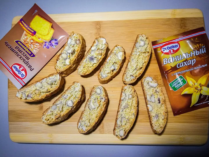 Кантуччи с фундуком и апельсиновой цедрой фото