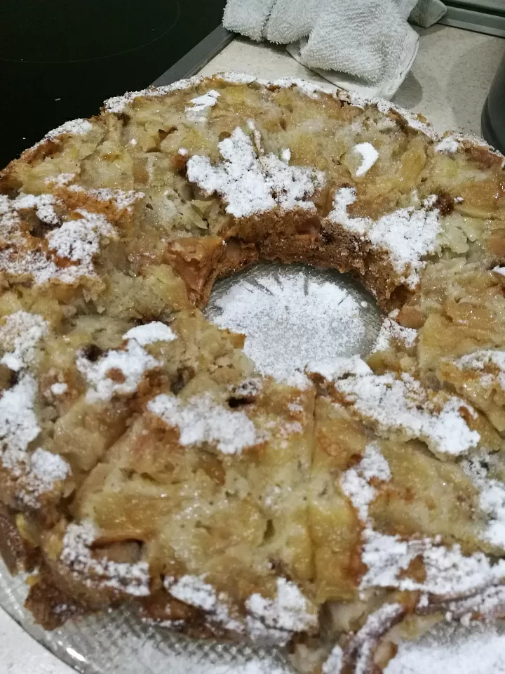 Шарлотка с яблоками фото