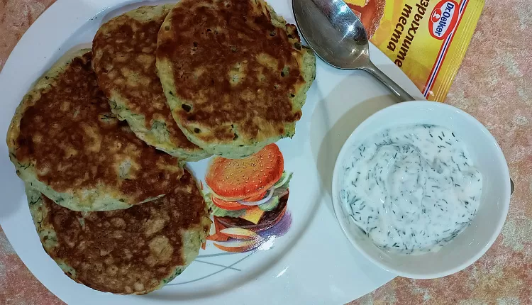 Сырные оладушки с зеленью