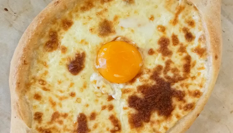 Хачапури по-аджарски