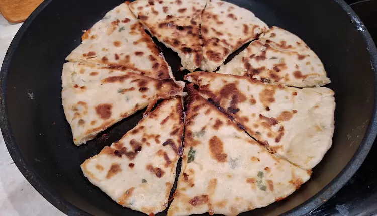 Лепешки с творогом и зеленью 