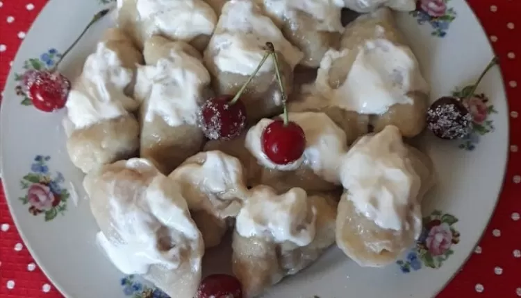 Вареники с творогом и вишней
