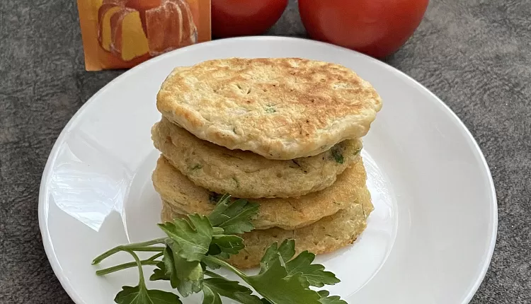 Сырные оладушки с зеленью