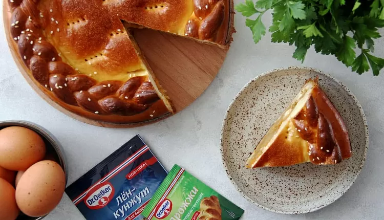 Закрытый пирог с капустой и яйцом