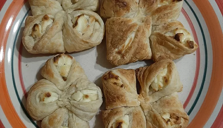 Слойки с творогом