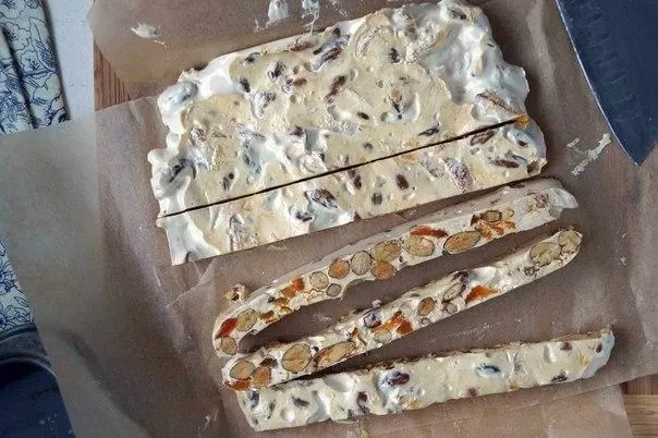 Мягкая нуга с орехами и курагой фото рецепта