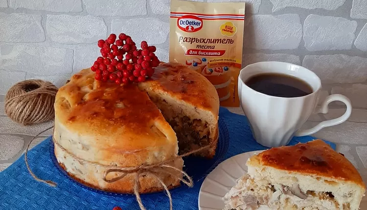 Заливной пирог с курицей и грибами 