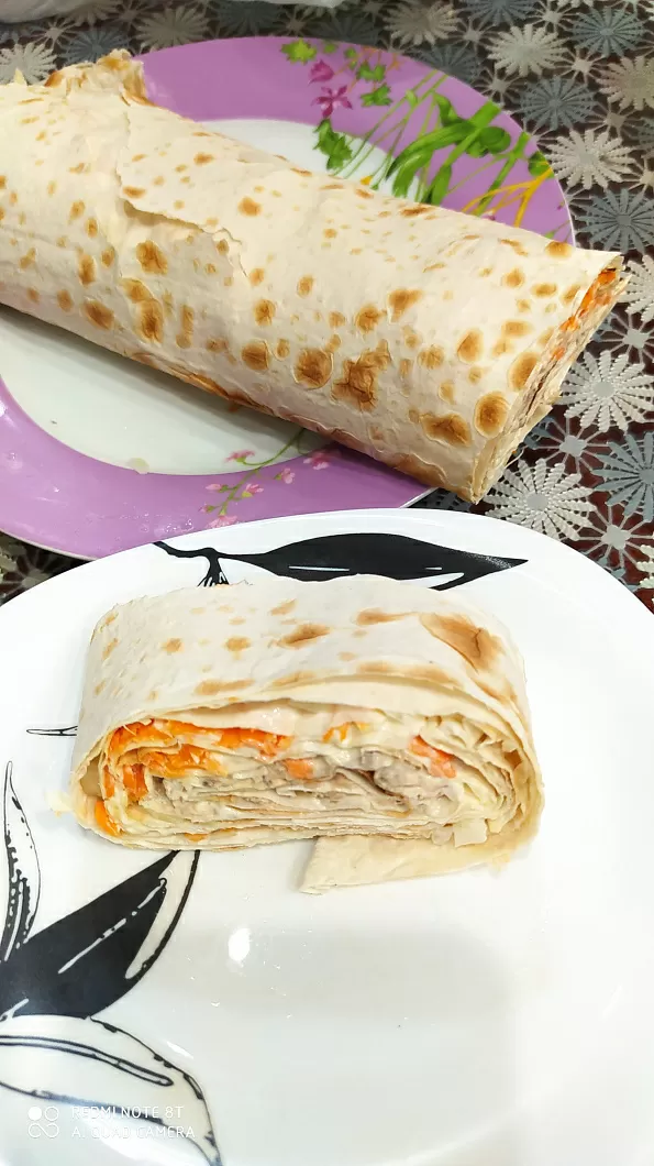 Рулет с рыбой из лаваша фото