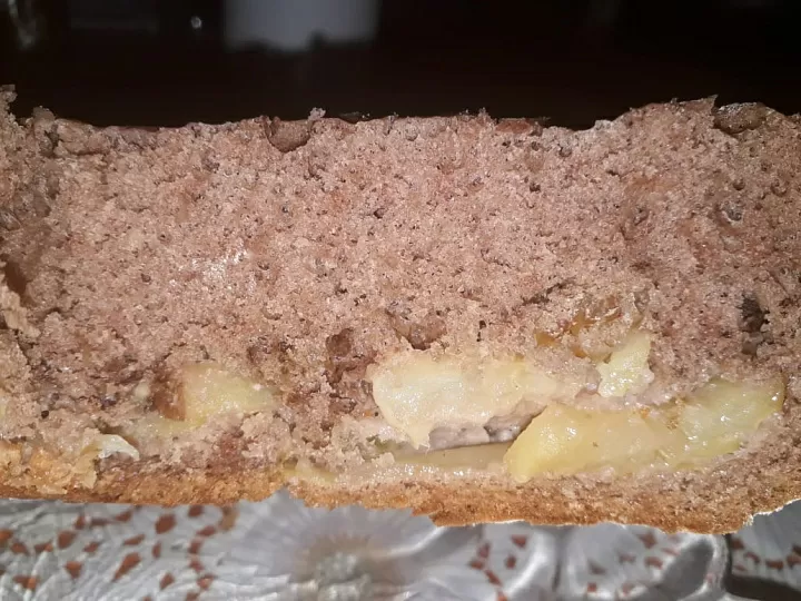 Шоколадный пирог с яблоками и орехами фото рецепта