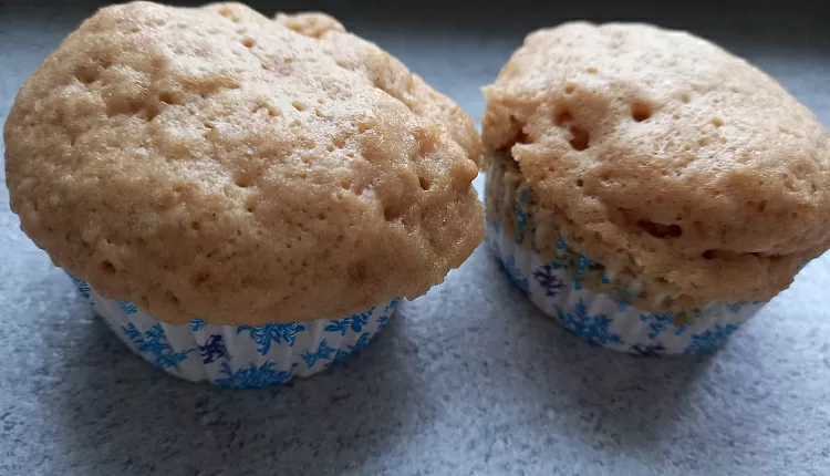 Кекс с карамельным соусом