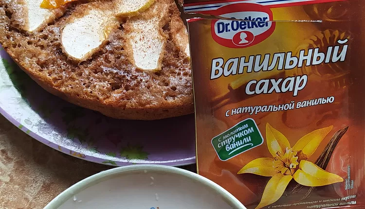 Классическая шарлотка с яблоками