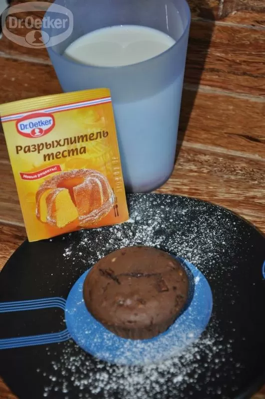 Шоколадные кексы с орешками фото
