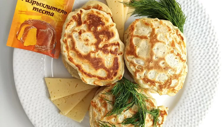 Сырные оладушки с зеленью