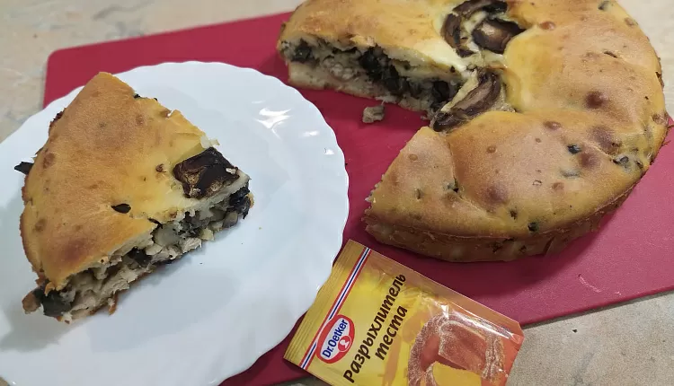 Заливной пирог с курицей и грибами 