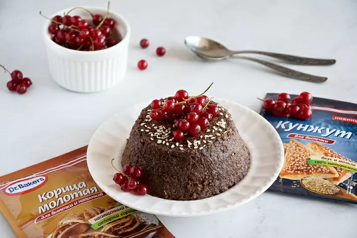 Шоколадный ПП-десерт с орехами и сухофруктами фото