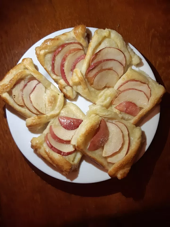 Слойки с яблоками фото рецепта