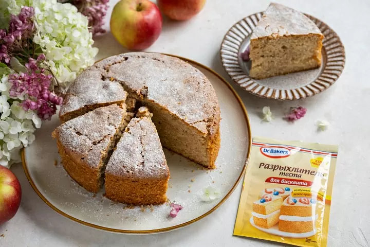 Шарлотка с яблоками и корицей фото рецепта