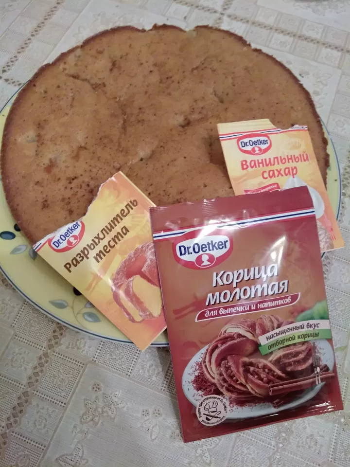 Пирог с консервированными ананасами и нектаринами фото