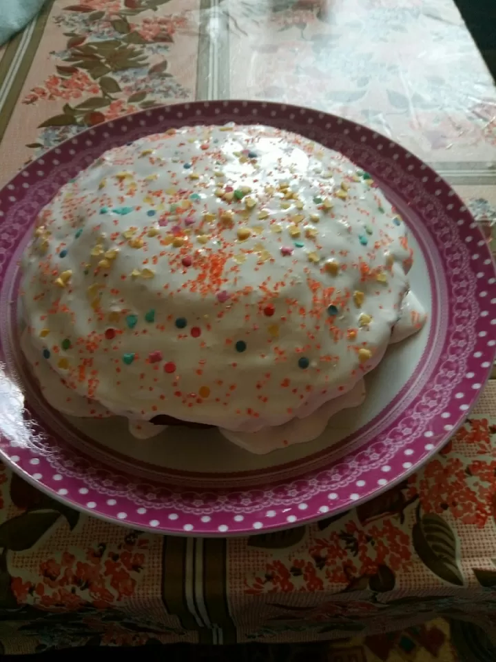 Творожный кексик с изюмом и желатиновой глазурью фото