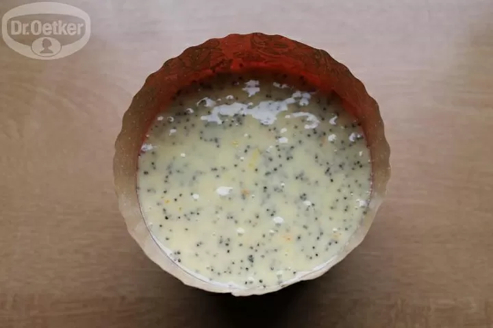 Кулич-кекс с маком и изюмом фото