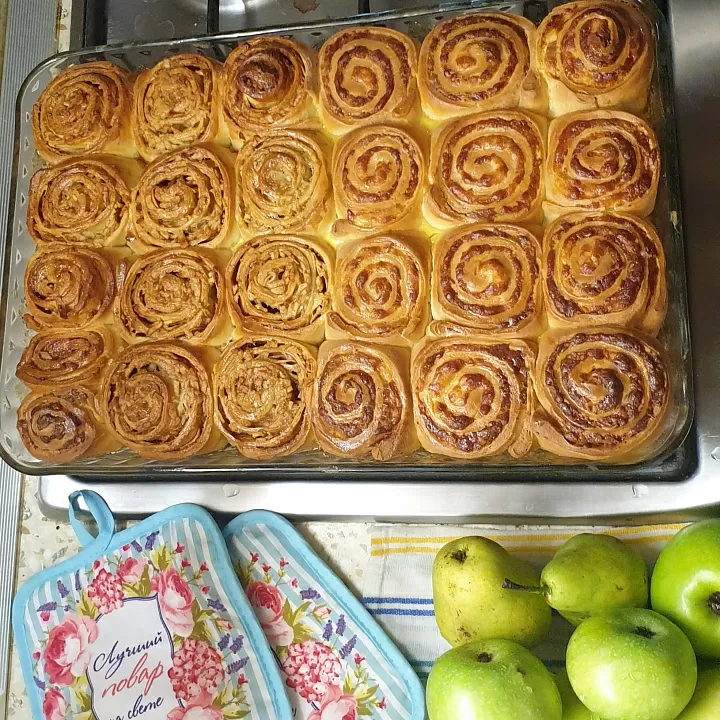 Синнабон с сыром и с яблоками фото