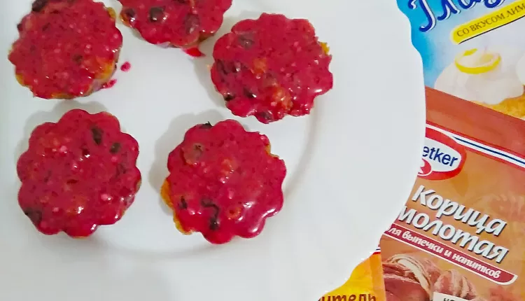 Морковные маффины с глазурью