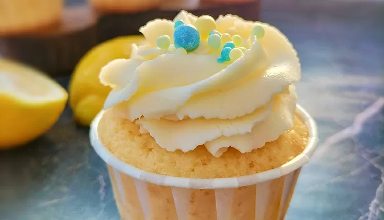 Ванильные капкейки с лимонным курдом
