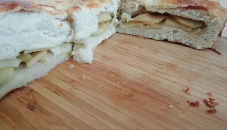 Дрожжевой яблочный пирог в духовке