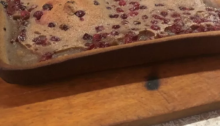 Манник  с клюквой и яблоком