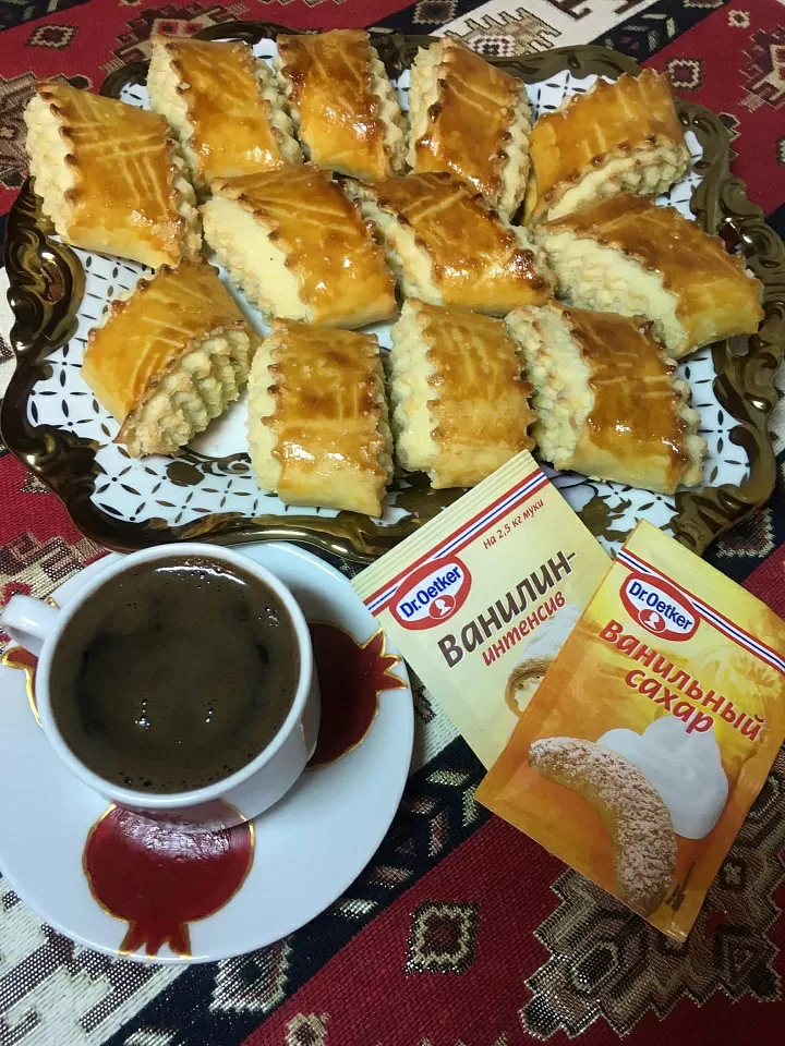 Ереванская гата, восточное печенье фото