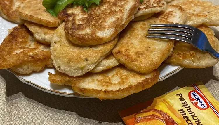 Сырные оладушки с зеленью