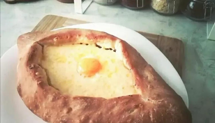 Хачапури по-аджарски