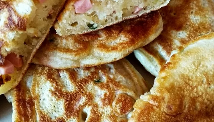 Оладьи с колбасой