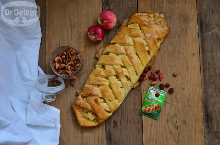 Плетенка с яблоками! фото рецепта