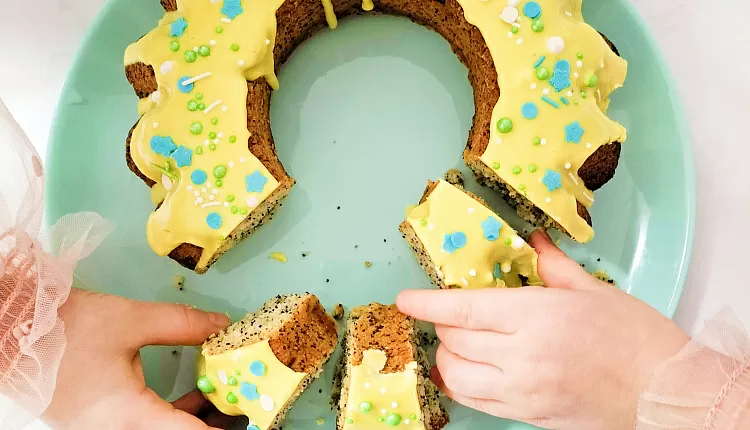 Постный апельсиновый кекс с маком и глазурью 