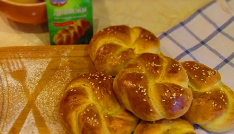 Бейгл с лососем и рукколой