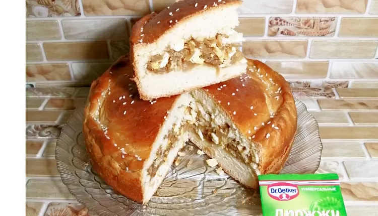 Закрытый пирог с капустой и яйцом