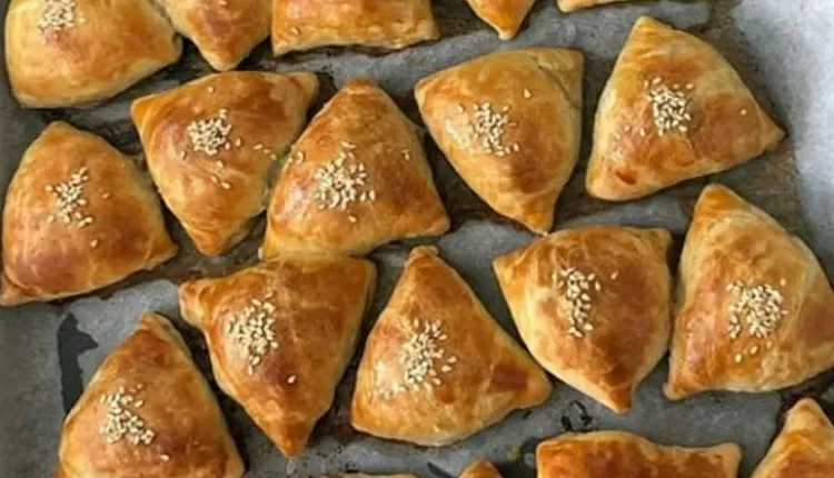 Треугольные пирожки с картошкой и луком 